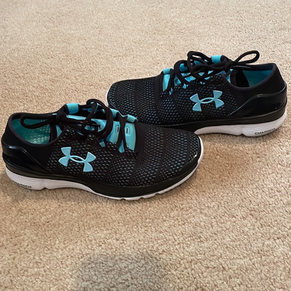 NWOT Under Armor Speedform Run Fast Charged sneakers